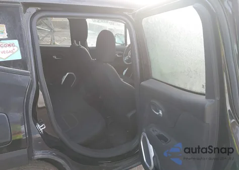 2018 Jeep Renegade Latitude 4X4 из США, поврежденный, VIN ZACCJBBB8JPJ37717